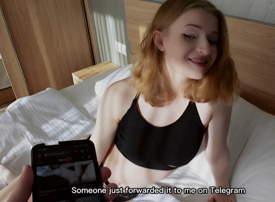 Broer ontdekt dat zijn stiefzus aan het filmen is op pornhub
