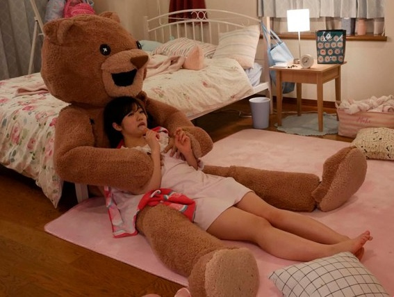 SDMU-942 El osito de peluche y la colegiala inocente
