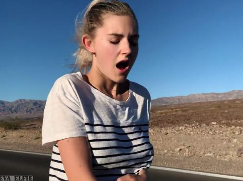 Seks hebben in een cabriolet op weg naar Las Vegas