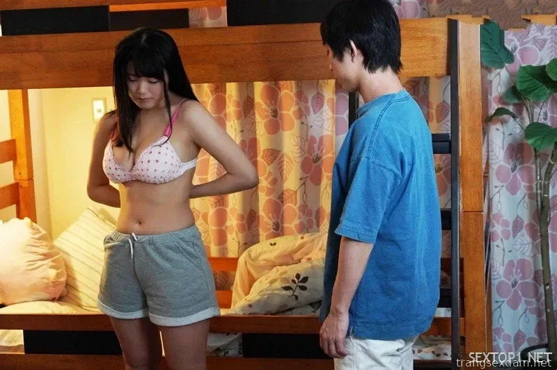 พี่สาวตัณหาและน้องชายวัยรุ่น