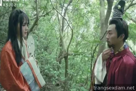 Seorang wanita cantik yang tersesat di hutan cukup beruntung bisa bertemu Liu Bei