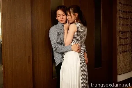 특별한 섹스: 아름다운 가장 친한 친구와 몸을 바꿔보세요